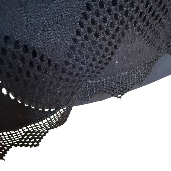 Reserved | Cut Out Black Square Neck Sleeveless Tank Top - Picture 4 of 13